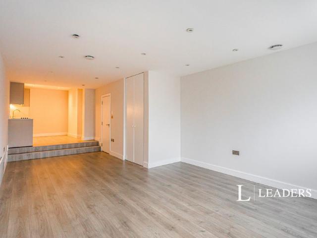 Apartment for rent in World's End, Perryfields