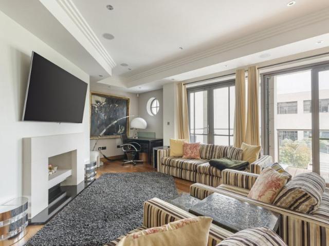 Apartment for rent in Sunninghill and Ascot, Sunninghill