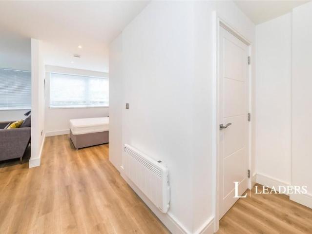 Apartment for rent in Blackwell, Mid Sussex