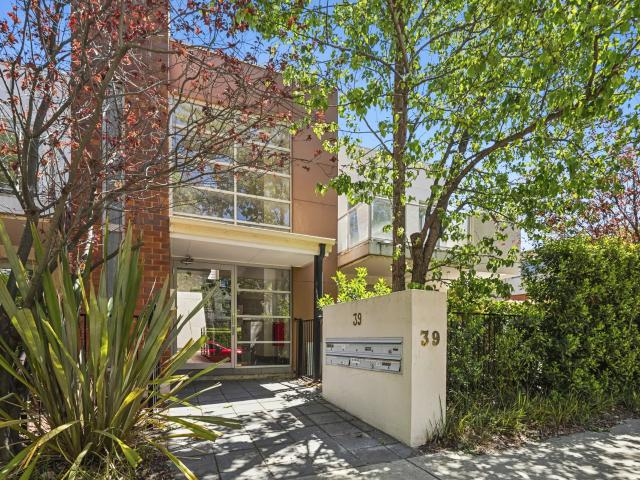 Apartment for rent in Turner, North Canberra