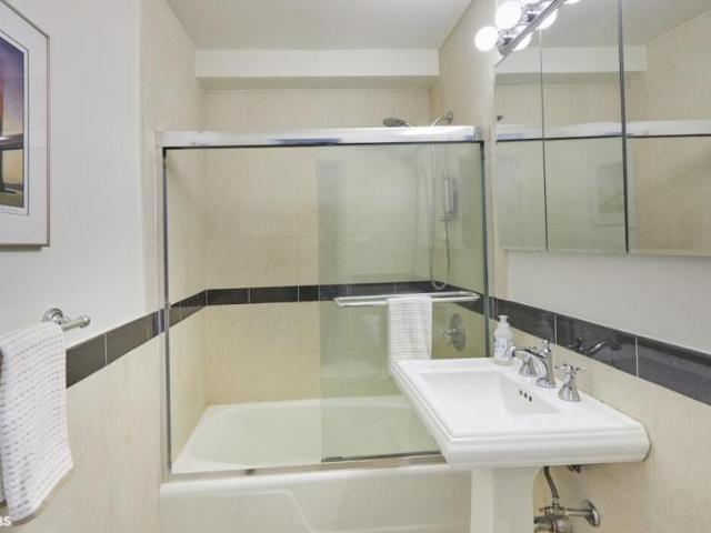 Apartment for sale in Arverne, New York