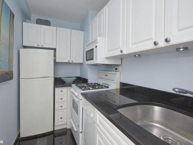 Apartment for sale in Arverne, New York