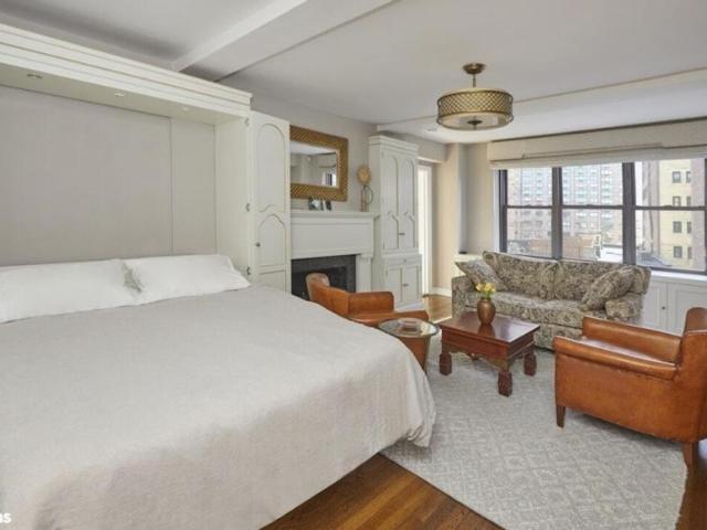 Apartment for sale in Arverne, New York