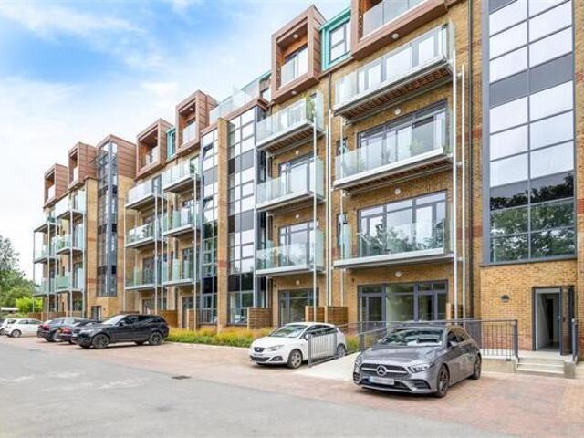 Apartment for sale in Uxbridge, Cowley