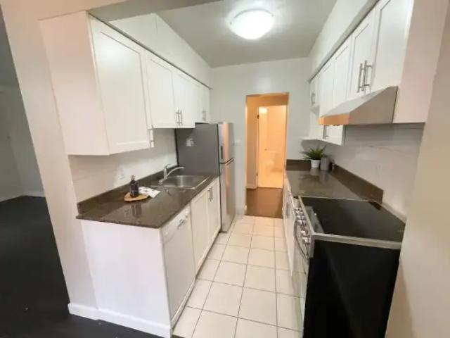 Apartment for rent in Denman Village, Vancouver