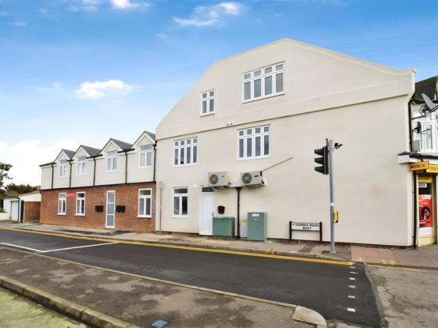 Apartment for rent in Holywell Estate, North Watford