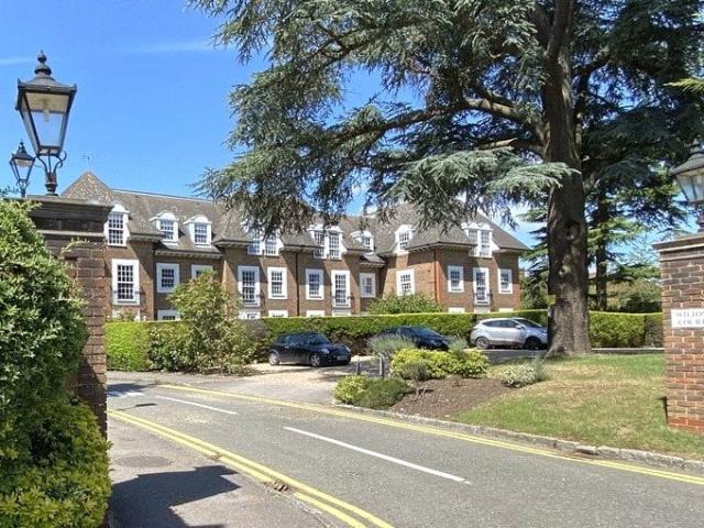 Apartment for rent in Beaconsfield Old Town, Beaconsfield