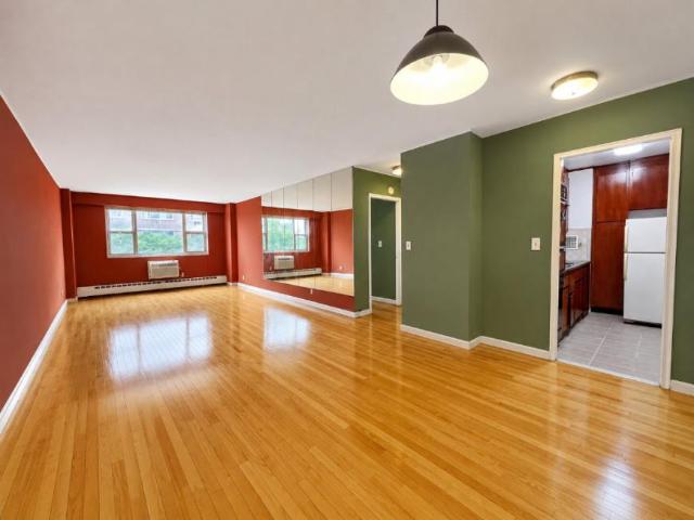 Apartment for sale in Queens, Arverne