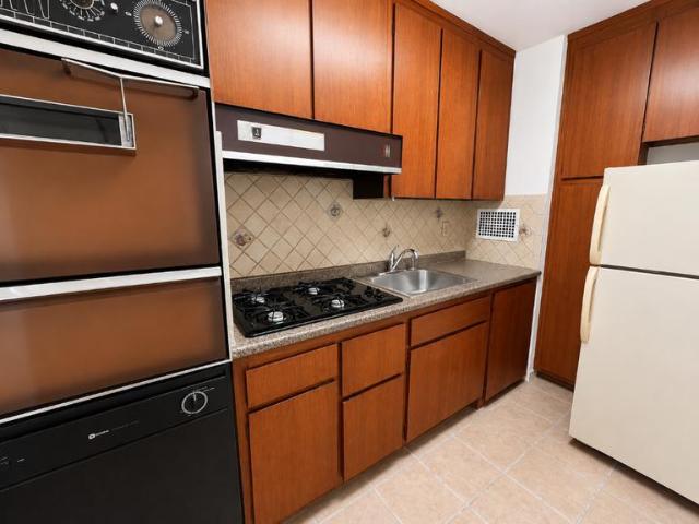 Apartment for sale in Queens, Arverne