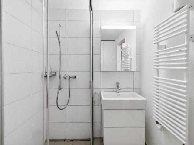 Apartment kaufen in Einigen, Zürich