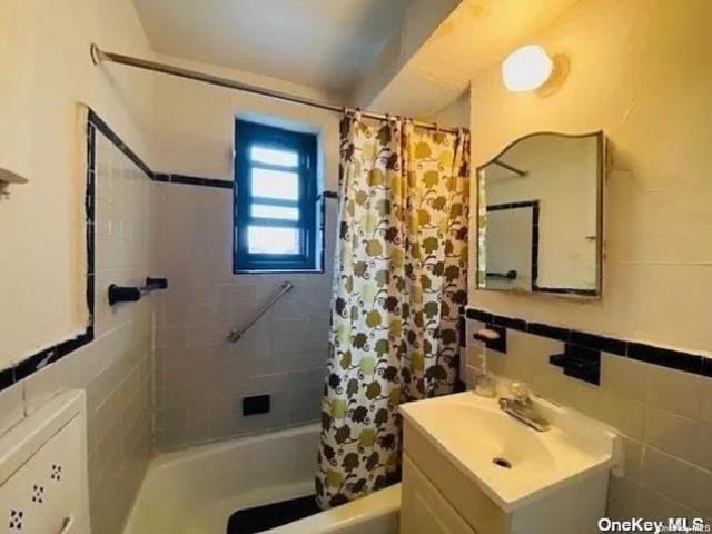 Apartment for sale in Queens, Arverne