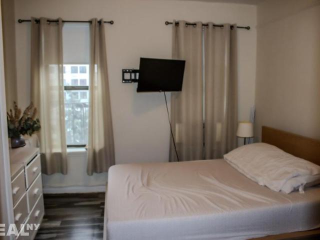 Apartment for sale in The Bronx, Arverne