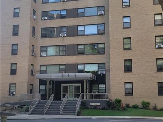 Apartment for sale in The Bronx, Arverne