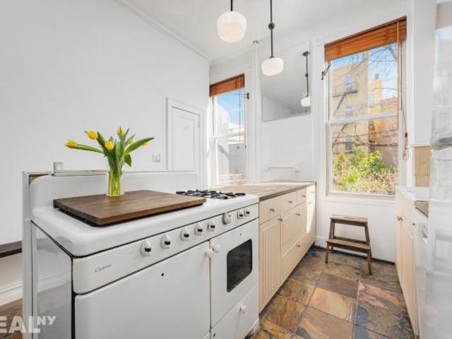 Apartment for sale in Arverne, New York