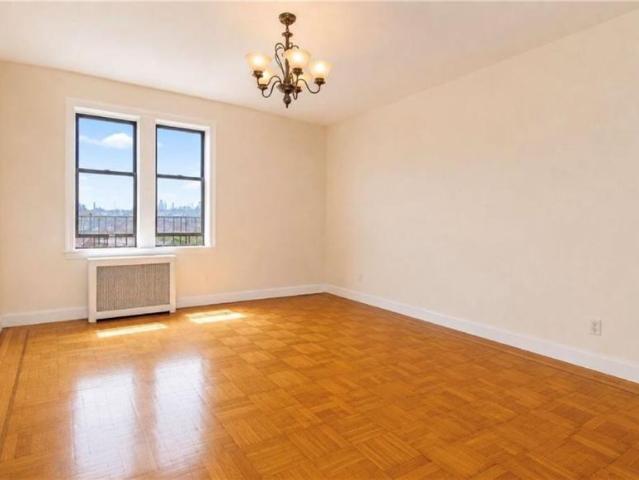 Apartment for sale in Arverne, New York