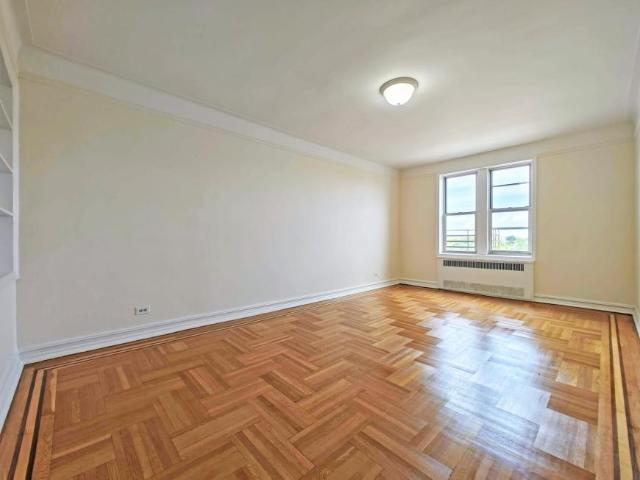 Apartment for sale in Arverne, New York