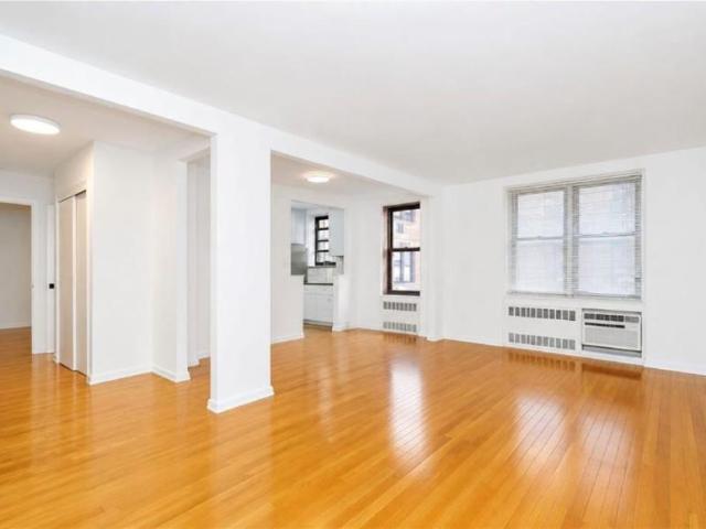 Apartment for sale in Arverne, New York
