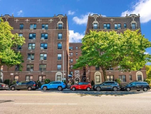 Apartment for sale in Arverne, New York