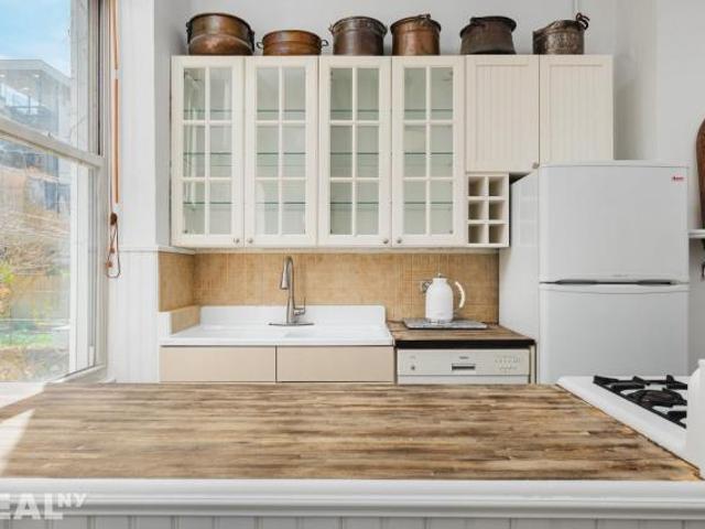 Apartment for sale in Arverne, New York