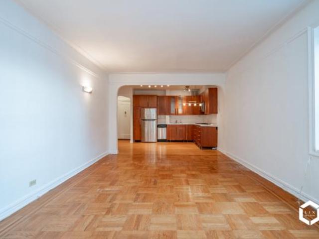 Apartment for sale in Arverne, New York