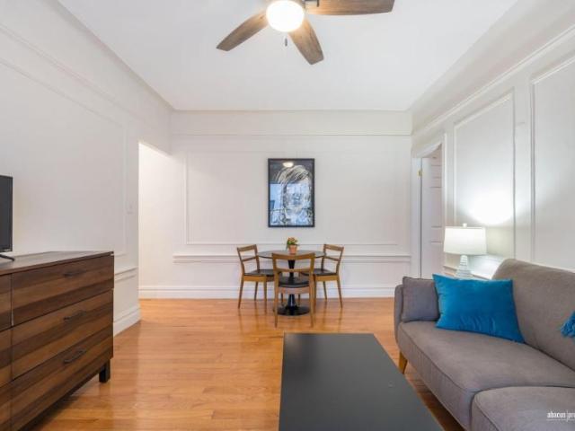 Apartment for sale in Arverne, New York