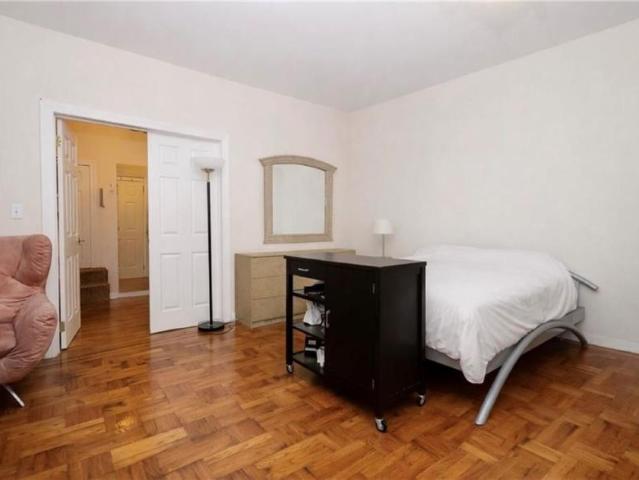 Apartment for sale in Arverne, New York