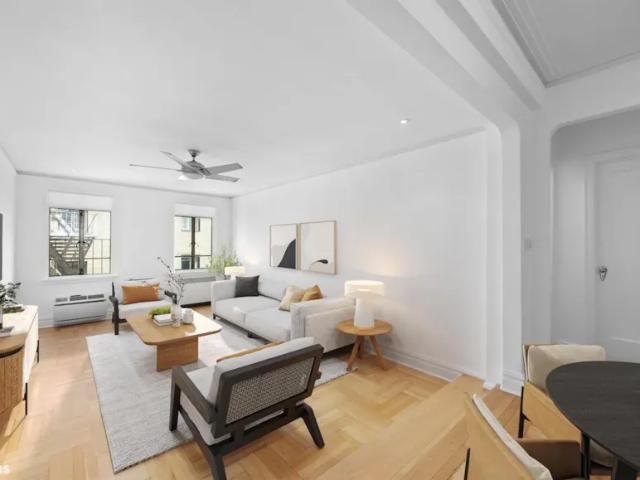 Apartment for sale in Arverne, New York