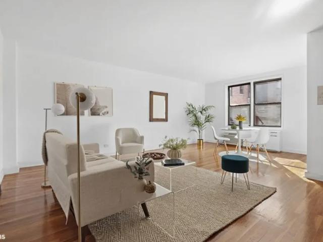 Apartment for sale in Arverne, New York