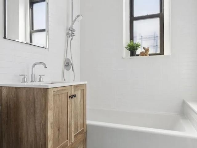 Apartment for sale in Arverne, New York