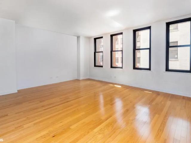 Apartment for sale in Arverne, New York