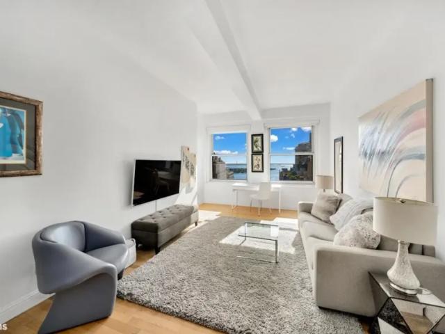 Apartment for sale in Arverne, New York