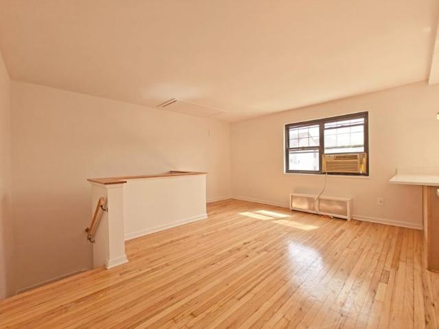 Apartment for sale in Queens, Arverne