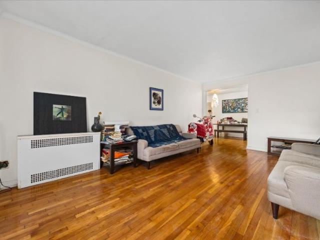 Apartment for sale in Queens, Arverne