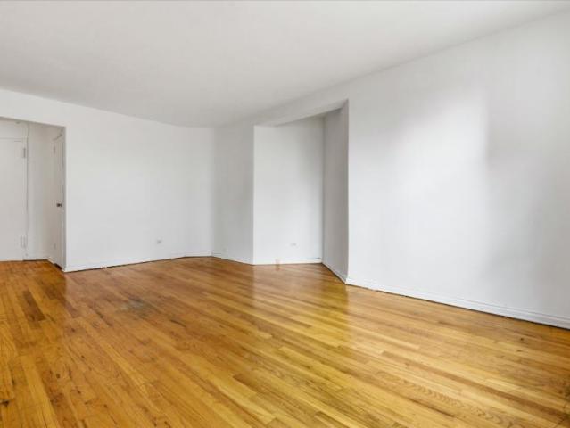 Apartment for sale in Queens, Arverne
