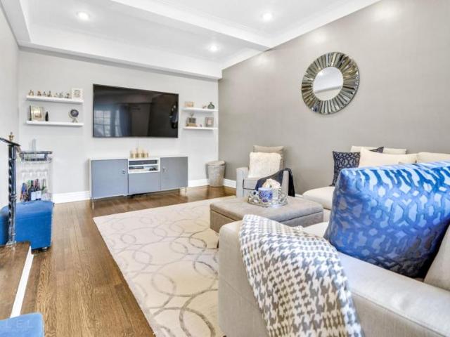 Apartment for sale in Queens, Arverne