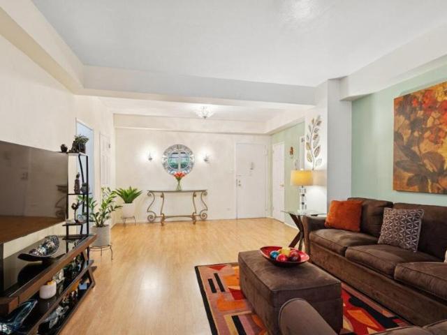Apartment for sale in Queens, Arverne