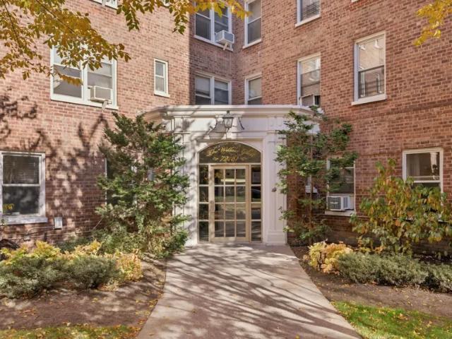 Apartment for sale in Queens, Arverne