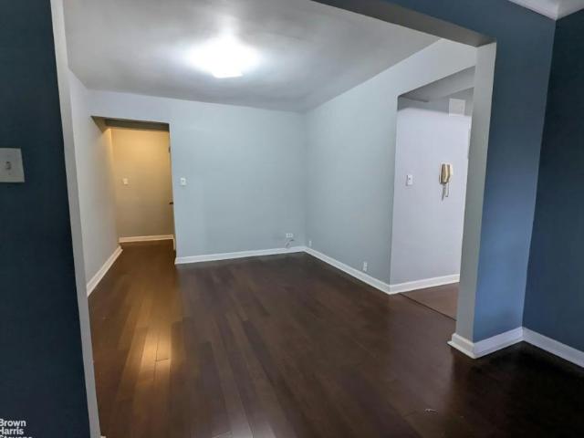 Apartment for sale in Queens, Arverne