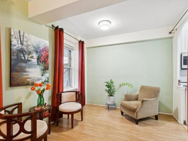 Apartment for sale in Queens, Arverne