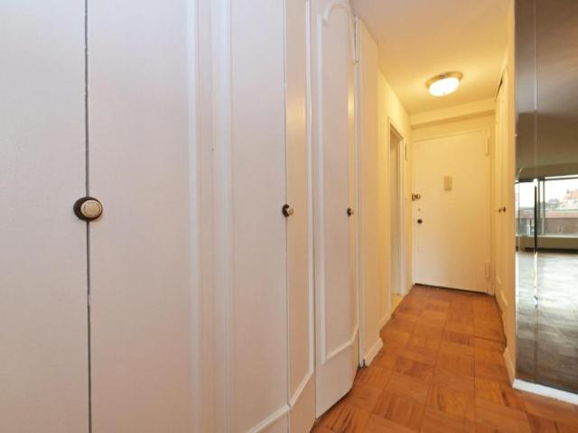 Apartment for sale in Queens, Arverne
