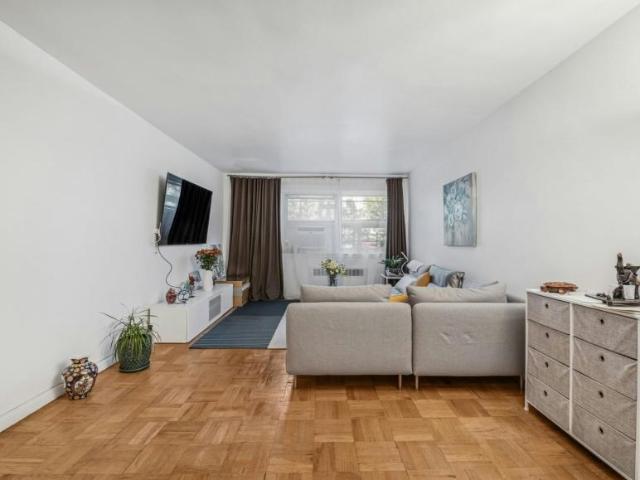 Apartment for sale in Queens, Arverne