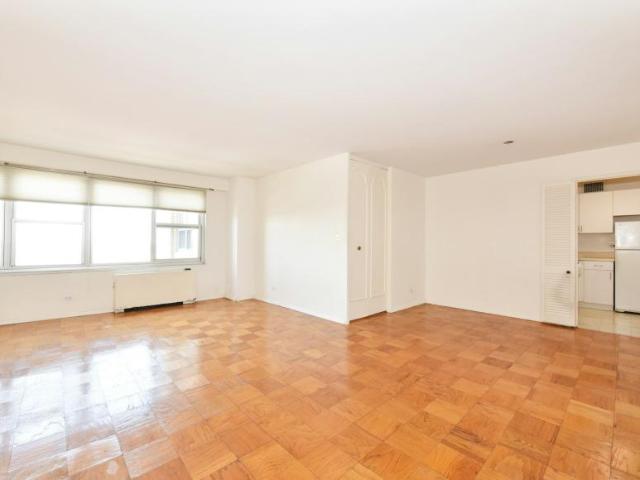 Apartment for sale in Queens, Arverne