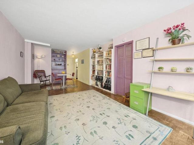 Apartment for sale in Arverne, New York