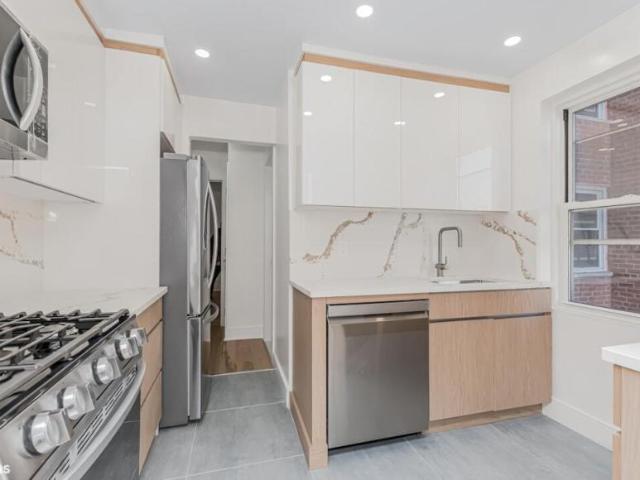 Apartment for sale in Arverne, New York
