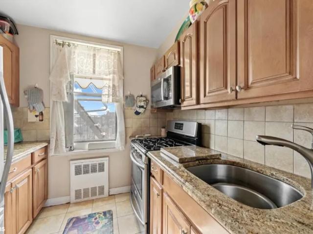 Apartment for sale in Queens, Arverne