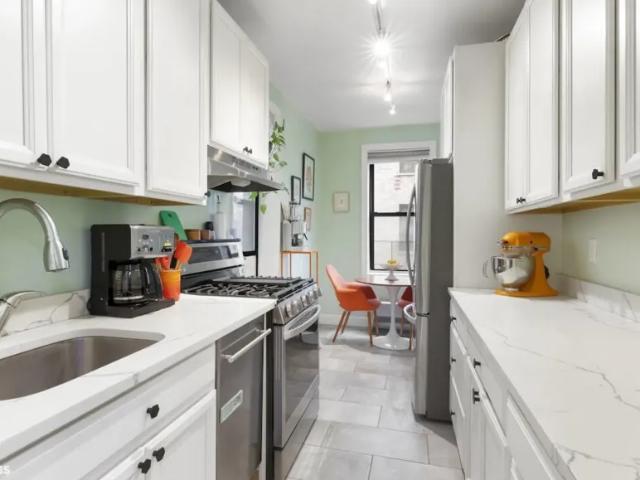 Apartment for sale in Arverne, New York