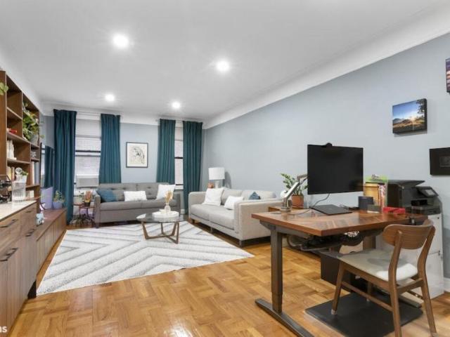 Apartment for sale in Arverne, New York