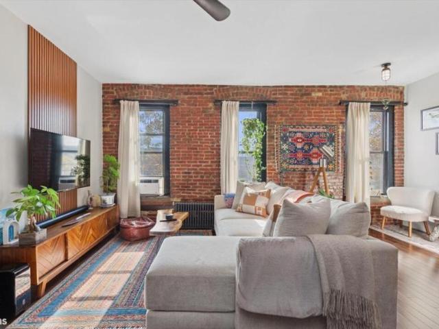 Apartment for sale in Queens, Arverne