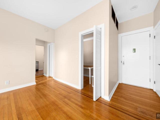 Apartment for sale in Queens, Arverne