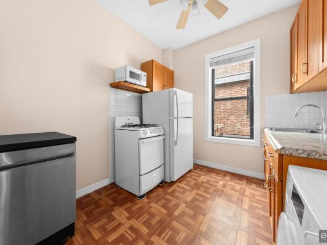 Apartment for sale in Queens, Arverne
